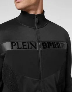 Tracksuit: Zip-up Jacket + jogging pants Statement